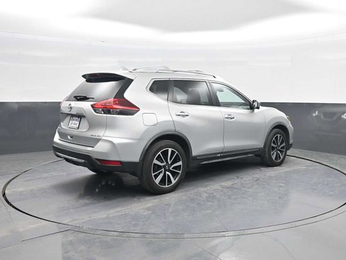 Used 2018 Nissan Rogue SL w/ Premium Package image 8