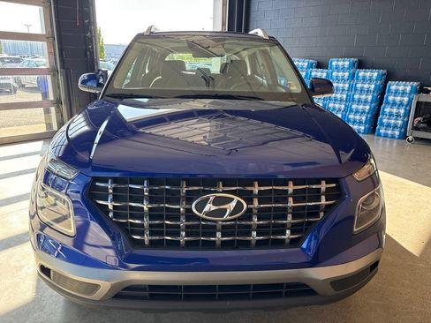 Used 2024 Hyundai Venue SEL FWD image 4
