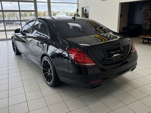 Used 2017 Mercedes-Benz S 550 4MATIC Sedan image 3