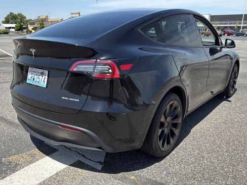 Used 2021 Tesla Model Y Long Range AWD/4WD image 3