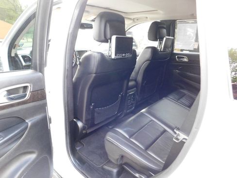 Used 2013 Jeep Grand Cherokee Laredo AWD/4WD image 21