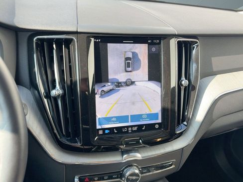 Certified 2025 Volvo XC60 B5 Plus image 25