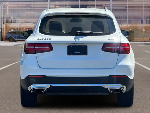 Used 2019 Mercedes-Benz GLC 300 4MATIC image 5