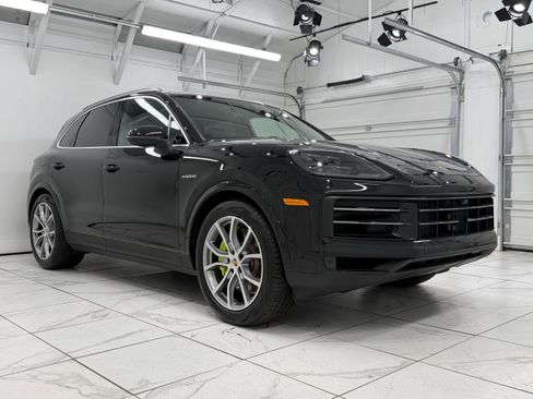 Certified 2026 Porsche Cayenne S AWD/4WD image 10