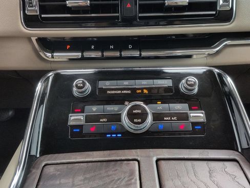 Used 2022 Lincoln Navigator L Reserve AWD/4WD image 25
