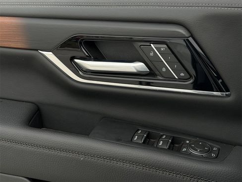 Certified 2025 GMC Yukon Denali image 22