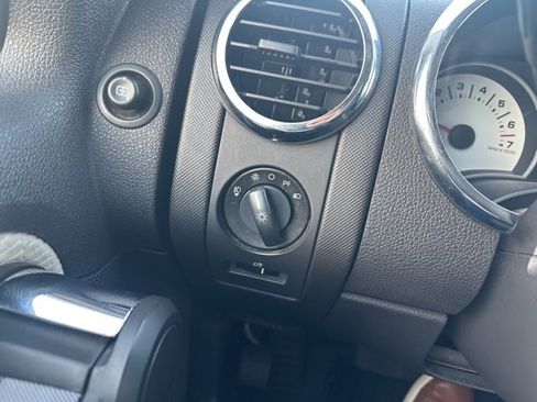 Used 2008 Ford Explorer Sport Trac XLT image 24