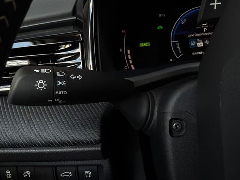 New 2026 Toyota Camry Hybrid FWD image 33