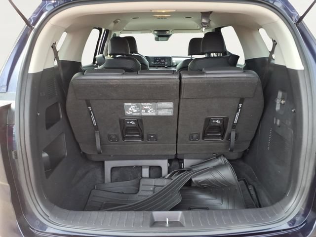 Used 2024 Kia Carnival LX FWD image 24