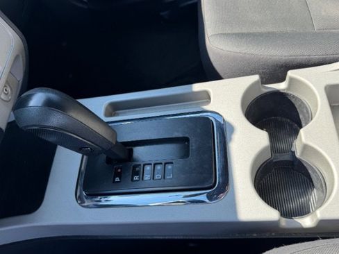 Used 2012 Ford Escape XLT AWD/4WD image 17