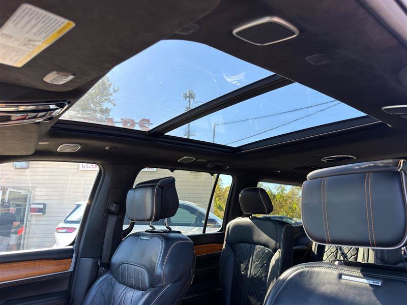 Used 2024 Jeep Grand Wagoneer L Series III AWD/4WD image 25