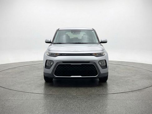 Used 2025 Kia Soul LX w/ LX Technology Package FWD image 2