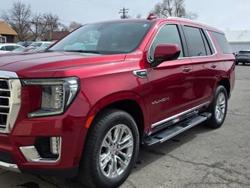 Used 2022 GMC Yukon SLT w/ Max Trailering Package image 3