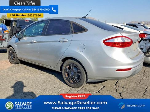 Used 2014 Ford Fiesta SE FWD image 3