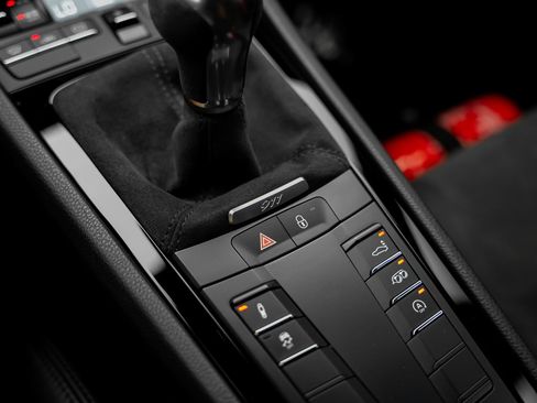 Used 2018 Porsche 911 Carrera RWD image 47