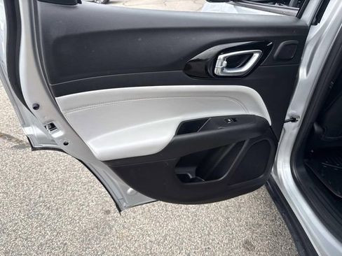 Used 2024 Jeep Compass Limited w/ Sun and Sound Group image 23