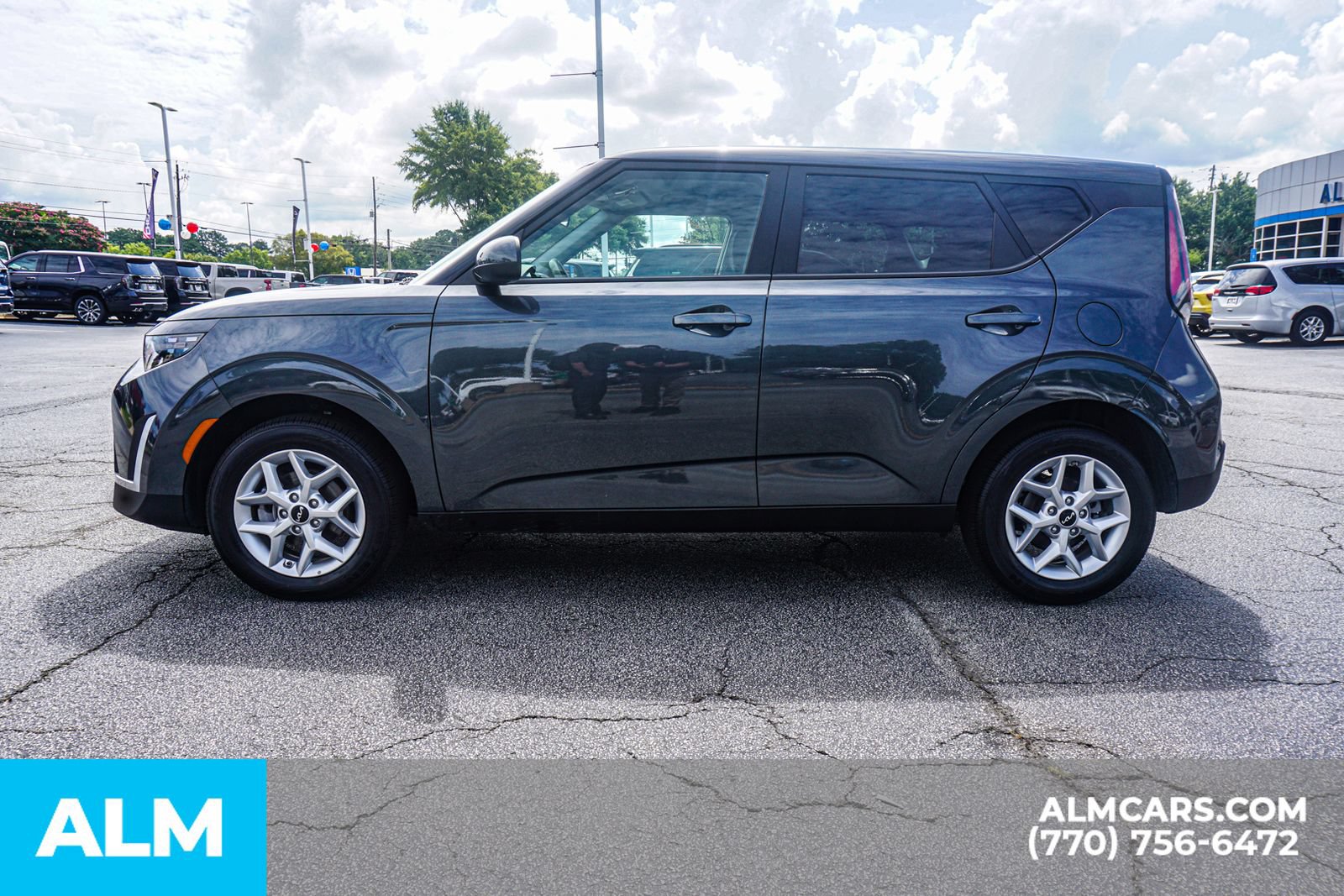 Used 2025 Kia Soul LX w/ LX Technology Package FWD image 7