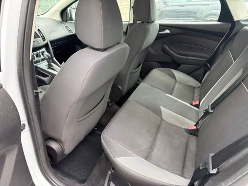 Used 2014 Ford Focus SE FWD image 10