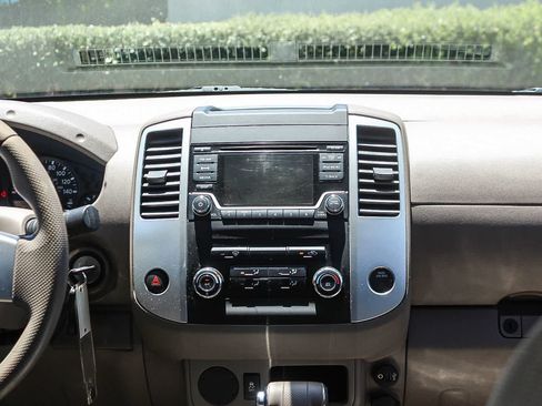 Used 2017 Nissan Frontier SV RWD image 16
