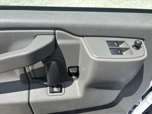 Used 2024 Chevrolet Express 3500 LS RWD image 16