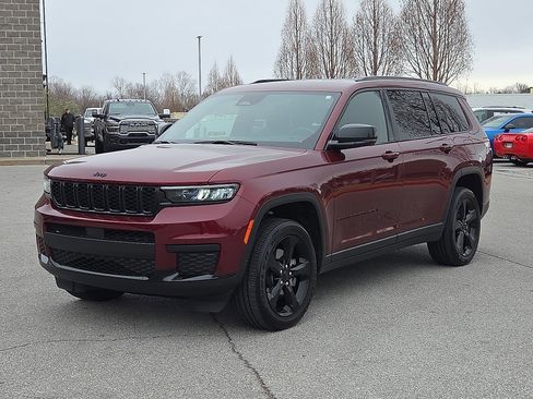 Used 2024 Jeep Grand Cherokee L Altitude image 2