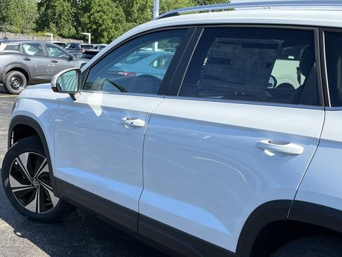 New 2026 Volkswagen Taos SE AWD/4WD image 13