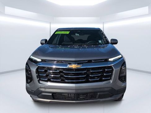 Used 2025 Chevrolet Equinox LT w/ Safety and Technology Package FWD image 8