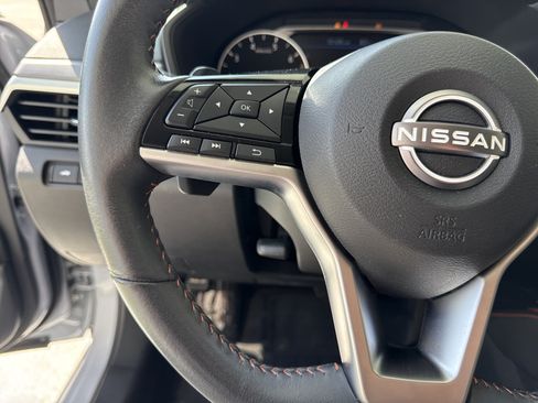 Used 2024 Nissan Altima 2.5 SR FWD image 18