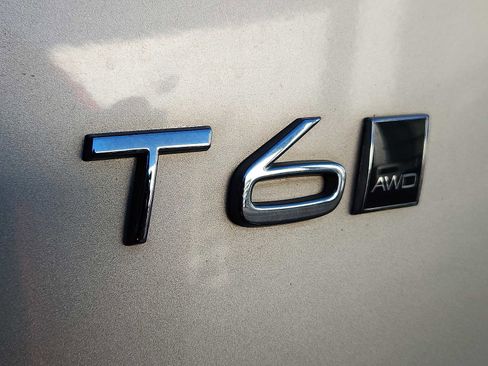 Used 2017 Volvo XC90 T6 Momentum image 4