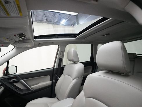 Used 2016 Subaru Forester 2.5i Touring w/ Eyesight & Navigation System image 33