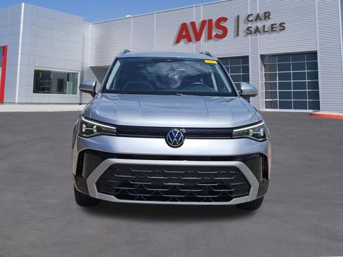 Used 2025 Volkswagen Taos SE AWD/4WD image 10