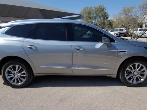 Used 2024 Buick Enclave Avenir w/ Avenir Technology Package AWD/4WD image 2