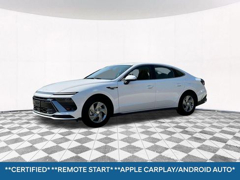 Used 2025 Hyundai Sonata SE FWD image 2