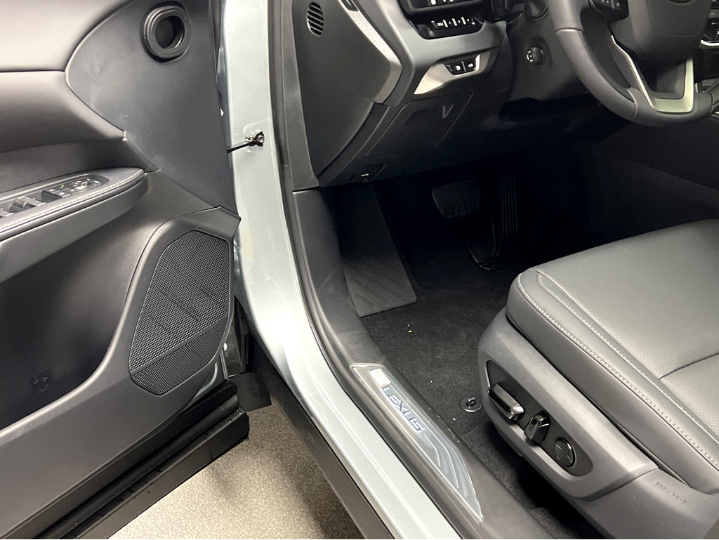New 2026 Lexus RX 350h AWD/4WD image 8