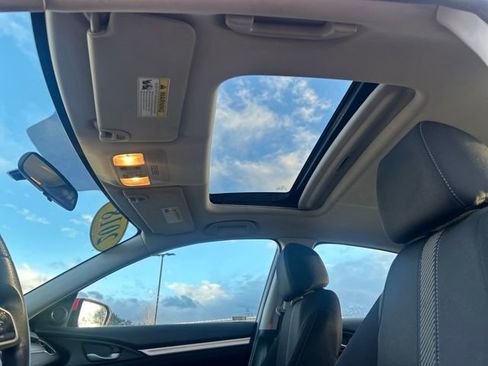 Used 2018 Honda Civic EX image 28