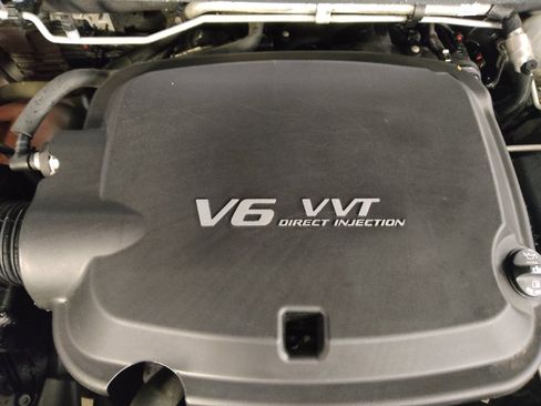 Used 2020 Chevrolet Colorado LT image 30