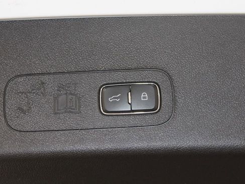 Used 2022 Lincoln Aviator Reserve w/ Equipment Group 201A AWD/4WD image 16