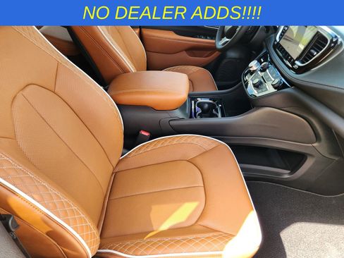 New 2026 Chrysler Pacifica Pinnacle w/ Trailer Tow Group image 14