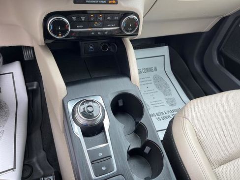 Certified 2022 Ford Escape SEL image 12