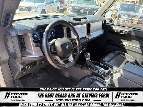 Used 2025 Ford Bronco Outer Banks AWD/4WD image 18