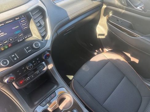 Used 2023 GMC Acadia AT4 AWD/4WD image 12
