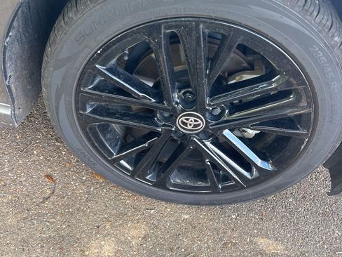 Used 2025 Toyota Camry SE image 5