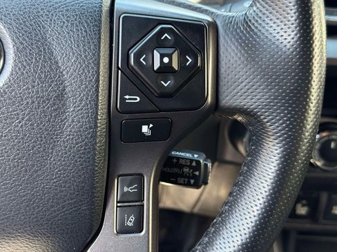 Used 2018 Toyota Tacoma TRD Sport w/ Technology Package AWD/4WD image 30