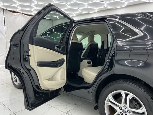 Used 2016 Ford Edge Titanium FWD image 25
