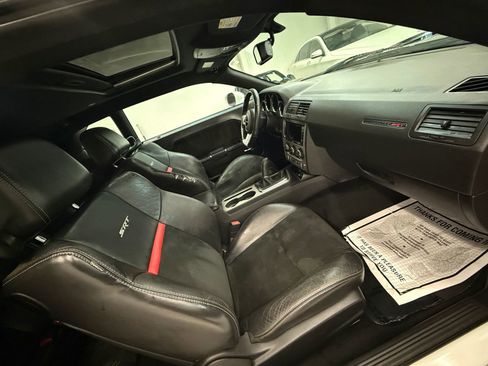 Used 2014 Dodge Challenger SRT8 w/ Harman/Kardon Audio Group image 18
