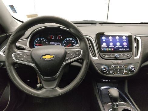Used 2022 Chevrolet Malibu LT FWD image 22