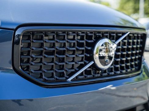 Used 2026 Volvo XC40 B5 Ultra w/ Protection Package Premier AWD/4WD image 11