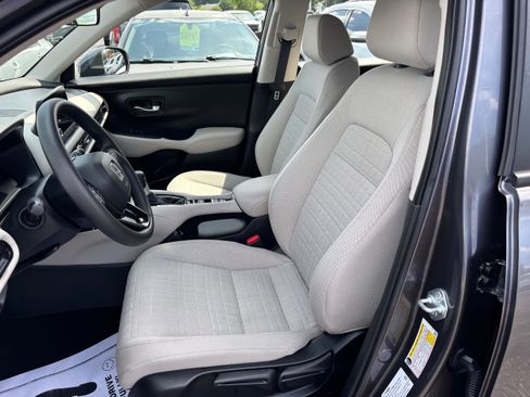 Certified 2023 Honda HR-V LX image 9