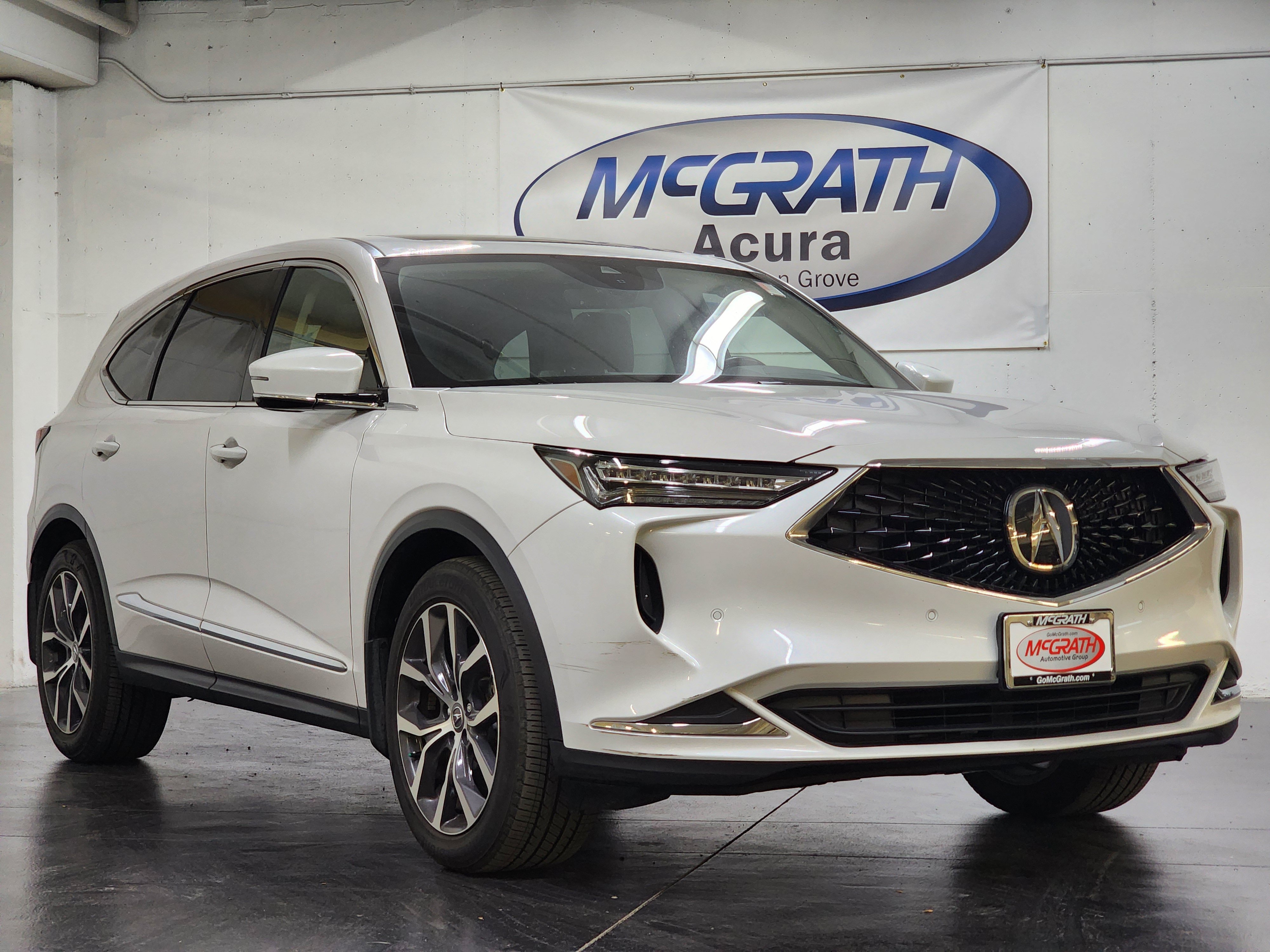 Used 2024 Acura MDX w/ Technology Package AWD/4WD image 3