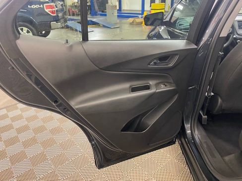 Used 2023 Chevrolet Equinox LT image 30